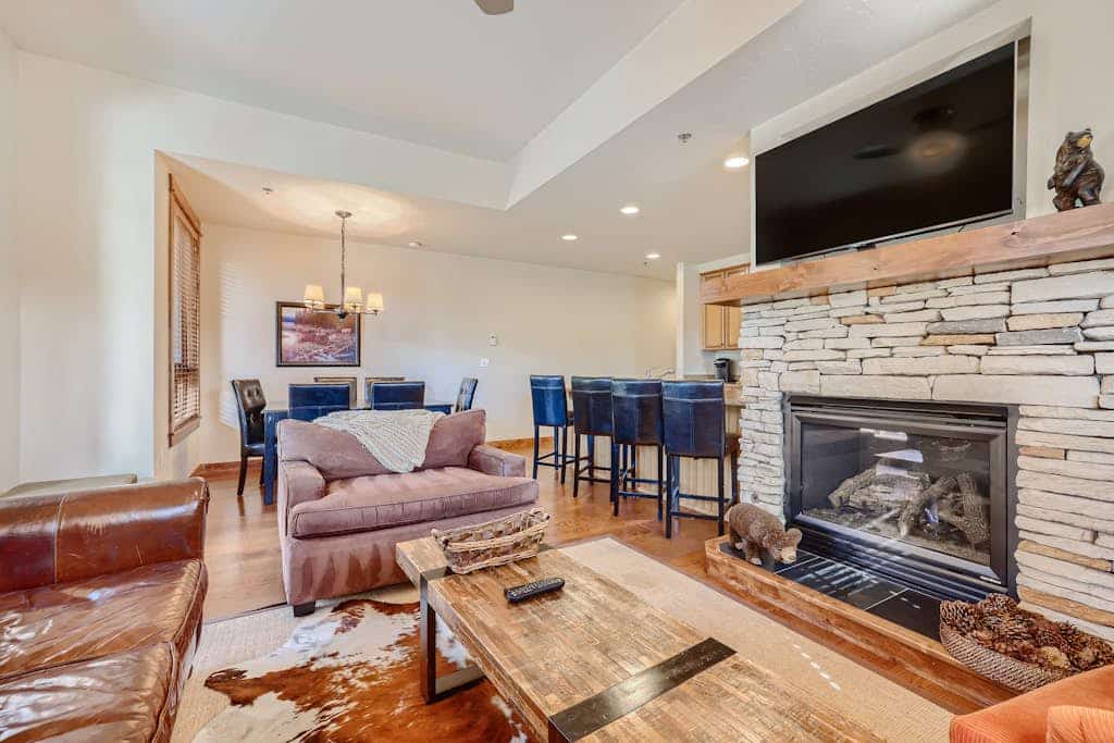 Breckenridge villa next to the Snowflake lift with shared hot tub & pool