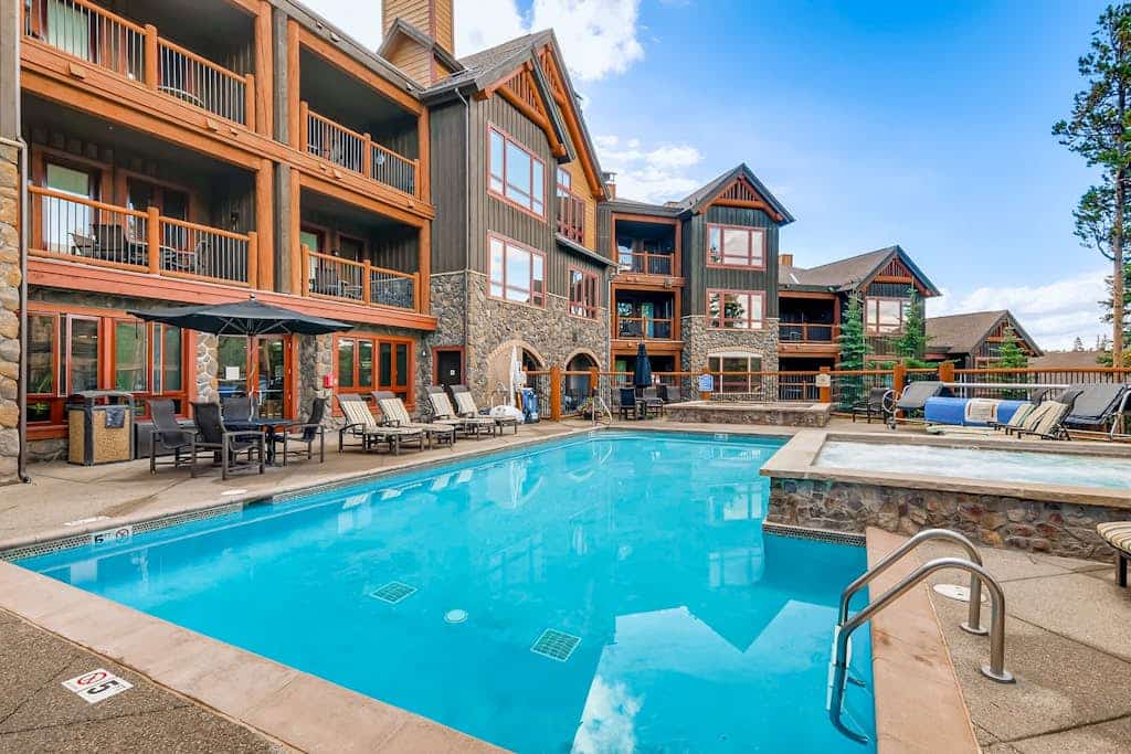 Large ski-in/ski-out Breckenridge condo - walk to Snowflake lift & downtown