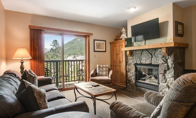 Walk to the Slopes from this Condo with Great Views, Shared Pool, Hot Tub & Sauna
