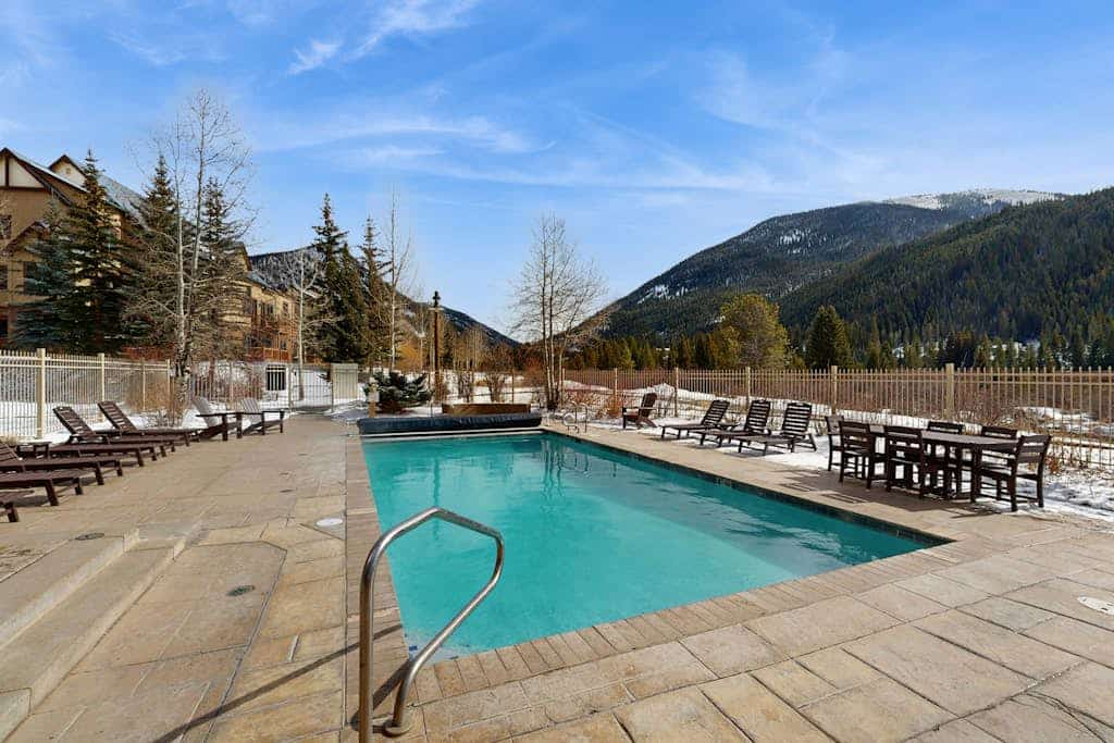 Cozy Ski-In/Ski-Out Condo with WiFi, Pool, & Hot Tub