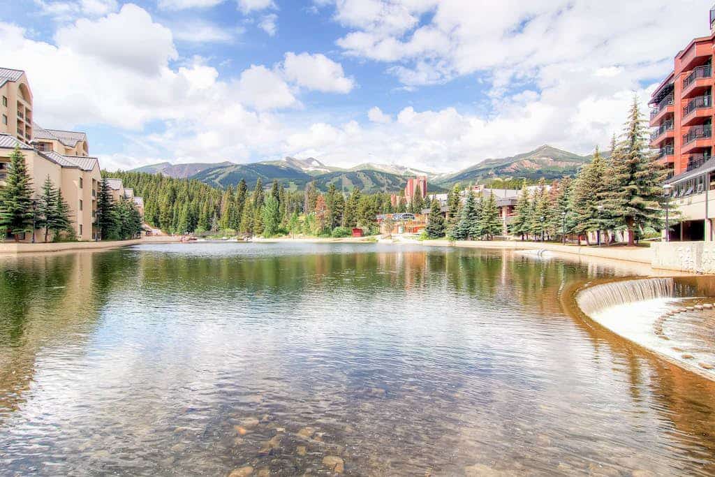 Elegant downtown condo with pool & hot tubs - walk to lifts & Main Street