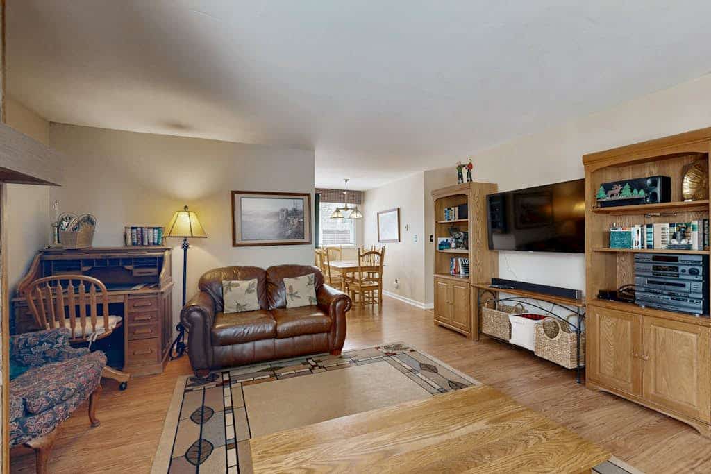 Downtown condo with hot tubs & pool - 100 yards to Breck Connect Gondola