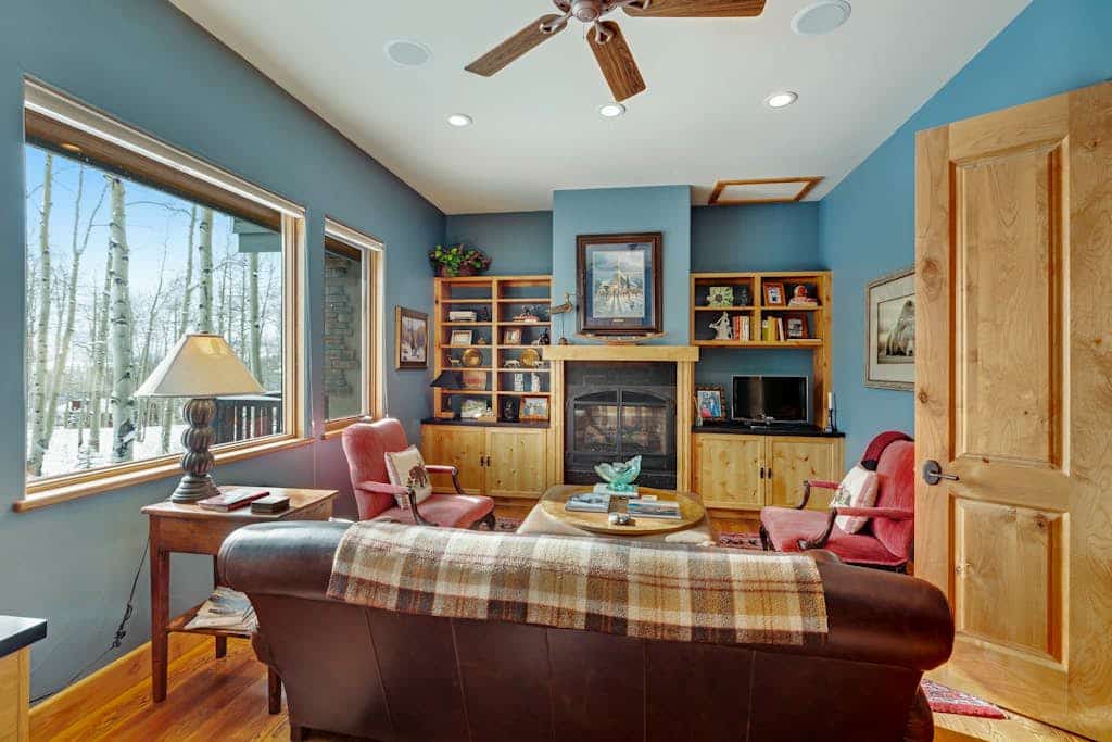 Secluded luxury cabin w/ game room & mountain views - close to skiing