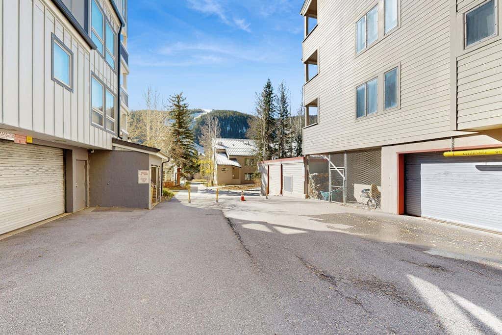Ski Run Condominiums 203