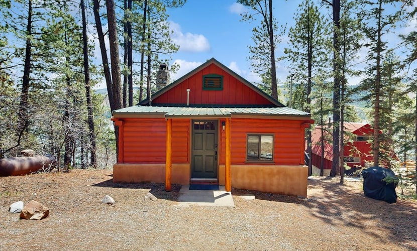 Waterfront cabin on Vallecito Lake with WiFi, large deck, & lake views