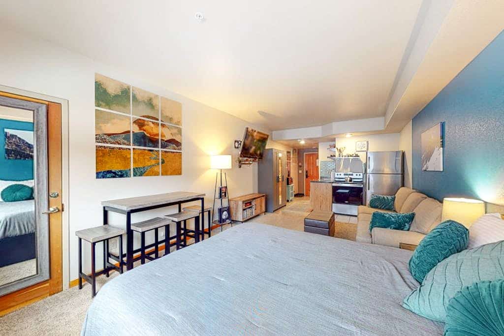 Bright and colorful studio with breathtaking mountain views