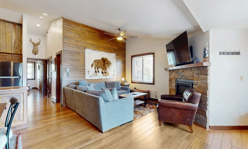 Walk to slopes with fireplace & on-site hot tub