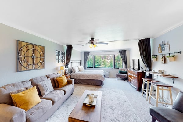 Condo in Durango with pools & hot tub