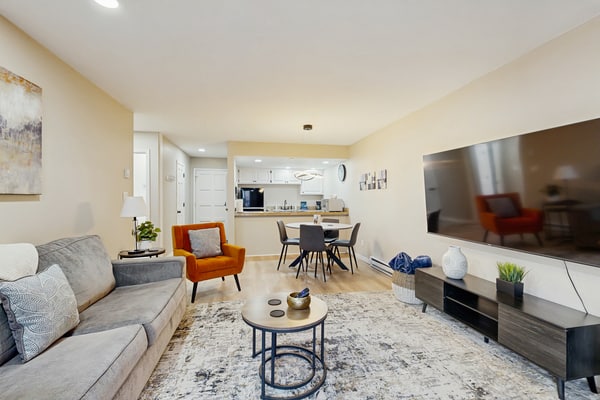 Cozy mountain condo with shared hot tub and dog friendly