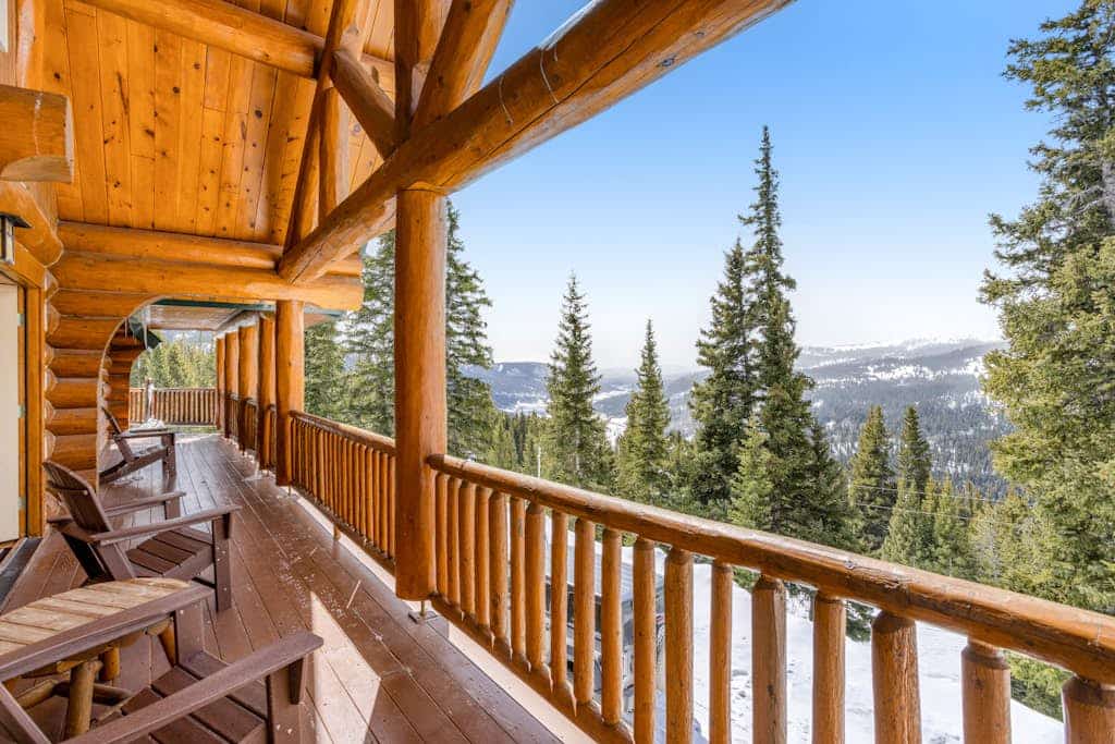 Rare mountain-view log home with hot tub, fireplace & WiFi - near Breckenridge