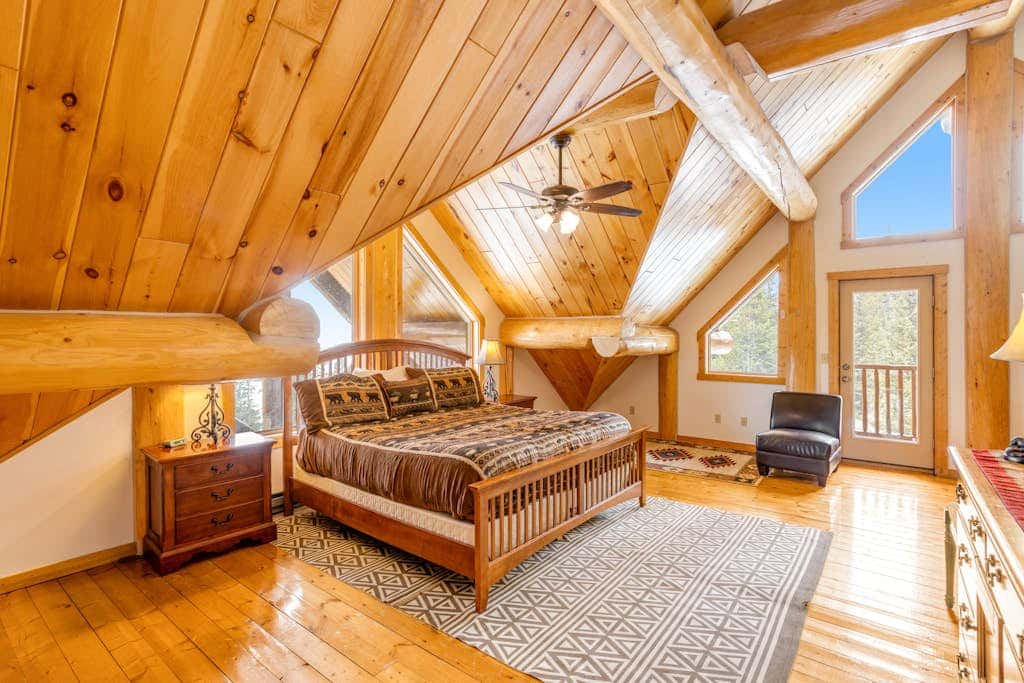 Shangri-La Mountain Retreat