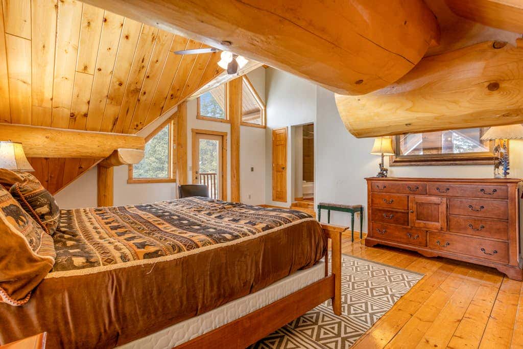 Shangri-La Mountain Retreat