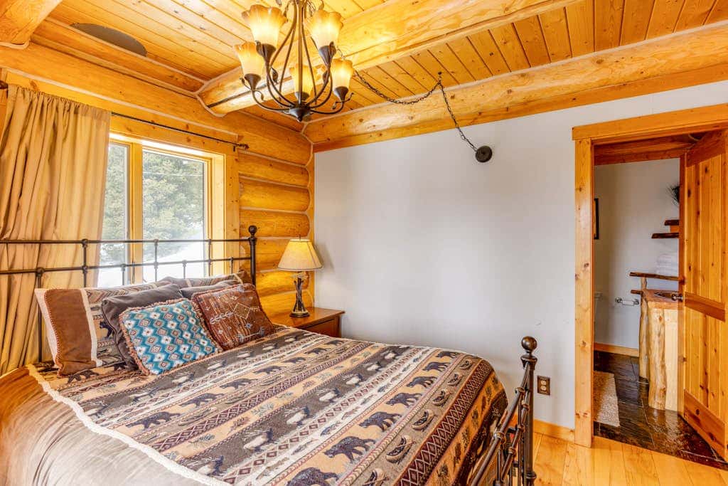 Shangri-La Mountain Retreat