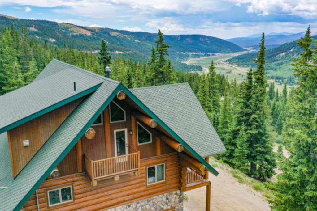 Shangri-La Mountain Retreat