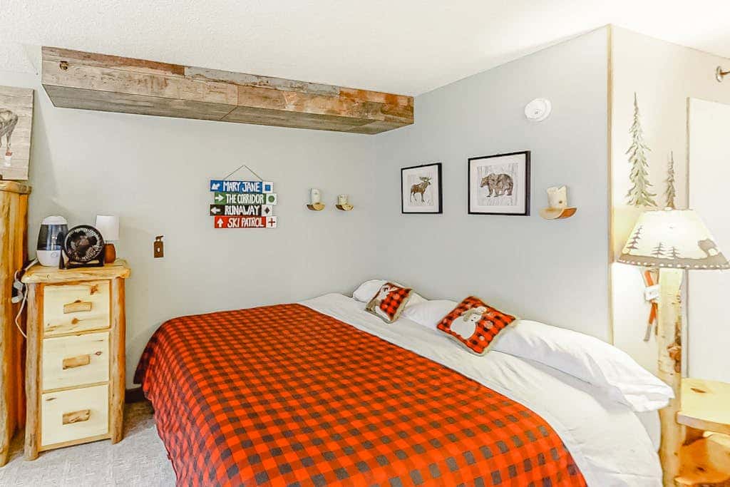 Iron Horse Resort D3084--Studio