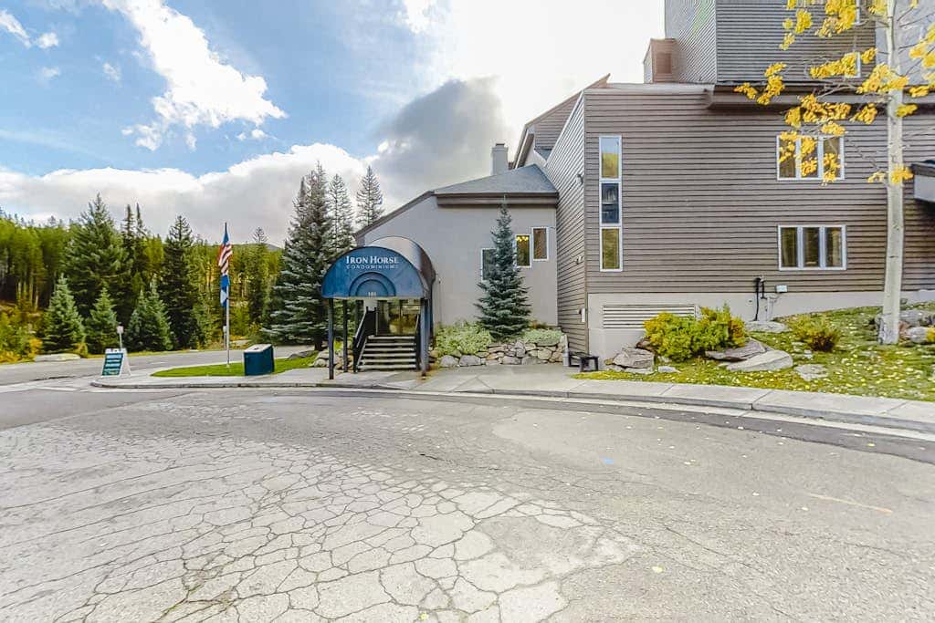 Iron Horse Resort D3084--Studio