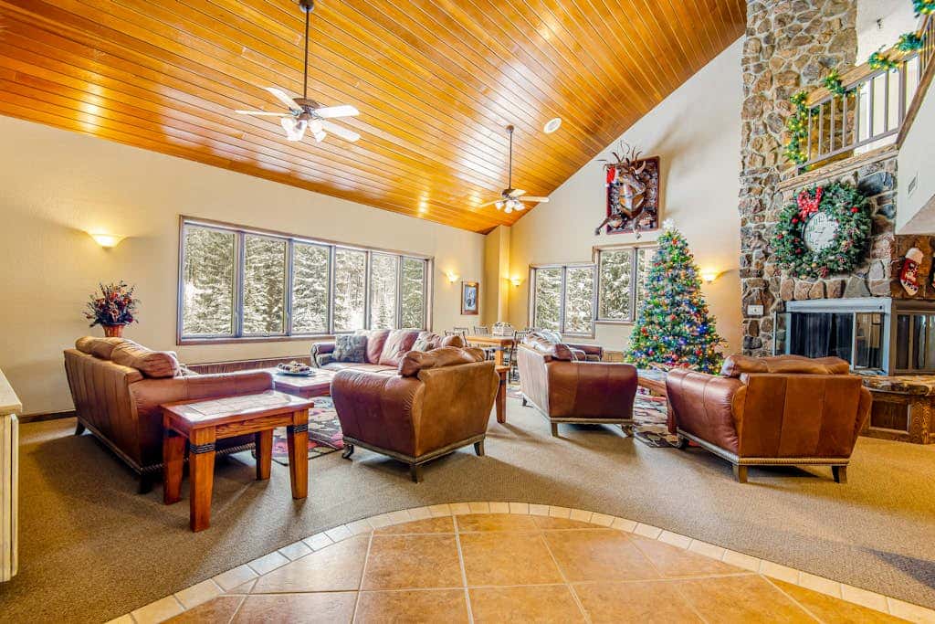Iron Horse Resort D3084--Studio
