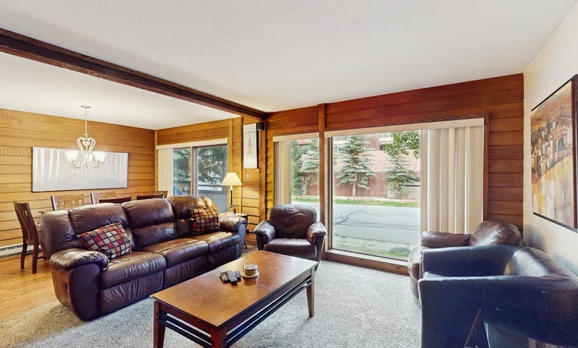 Ski-in/ski-out chalet right next to Super Bee gondola w/shared hot tub + WiFi