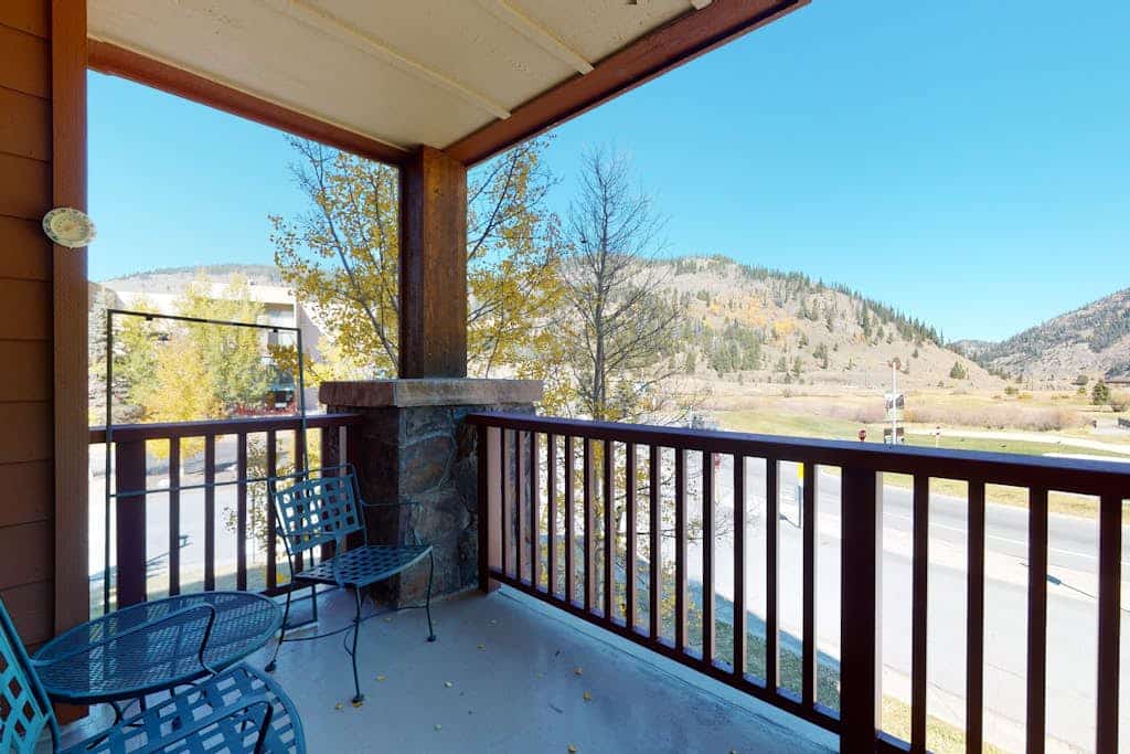 Chalet next to gondola w/shared fitness center, hot tub, & sauna
