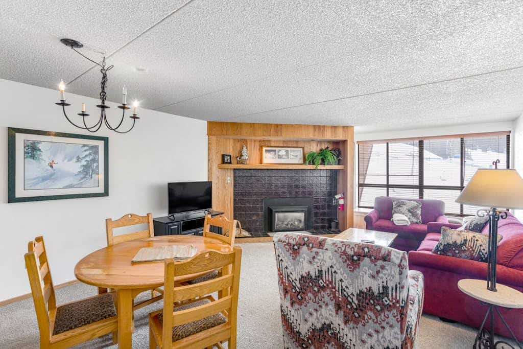 Comfortable condo with ski lift views, shared fitness room, gas fireplace, & W/D
