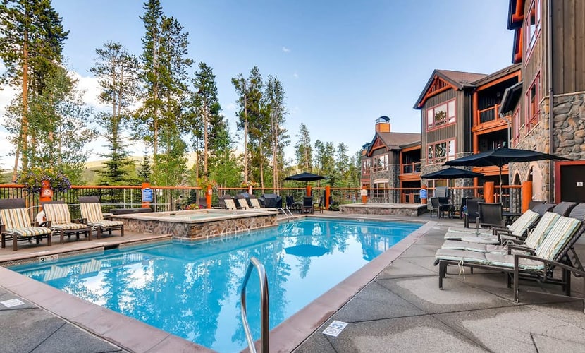 Luxury ski-in/out condo with pool, hot tubs, gym, game room & prime location