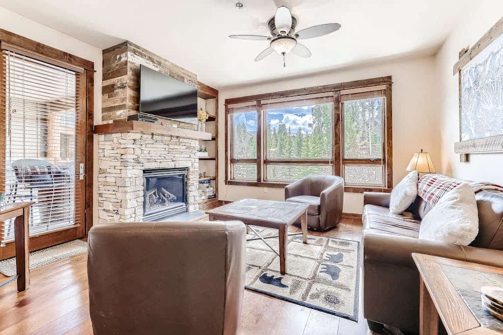 Luxury ski-in/out condo with pool, hot tubs, gym, game room & prime location