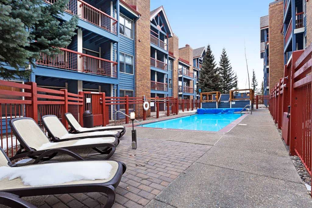 Charming 333-Sq.Ft Studio w/ Hot Tub, Pool, Gym & Sauna Access