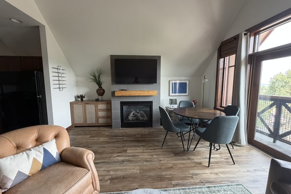 Downtown Breckenridge condo with hot tubs, pool & fireplace - walk to lifts