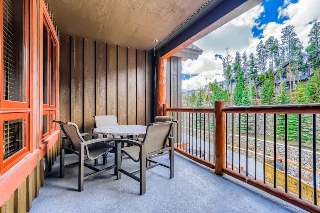Comfortable, ski-in/out condo with patio, pool, hot tubs, game room & gym
