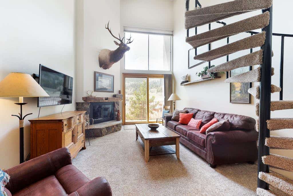 Third-Floor Condo + Loft w/Mtn Views, Balcony, Wood Fireplace, & Shared Hot Tub