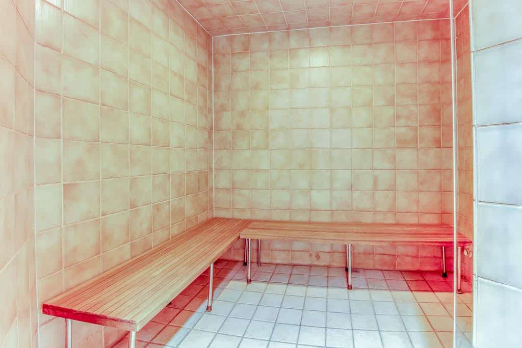 Mountain views, hot tub, sauna, gym & steps to Copper lifts