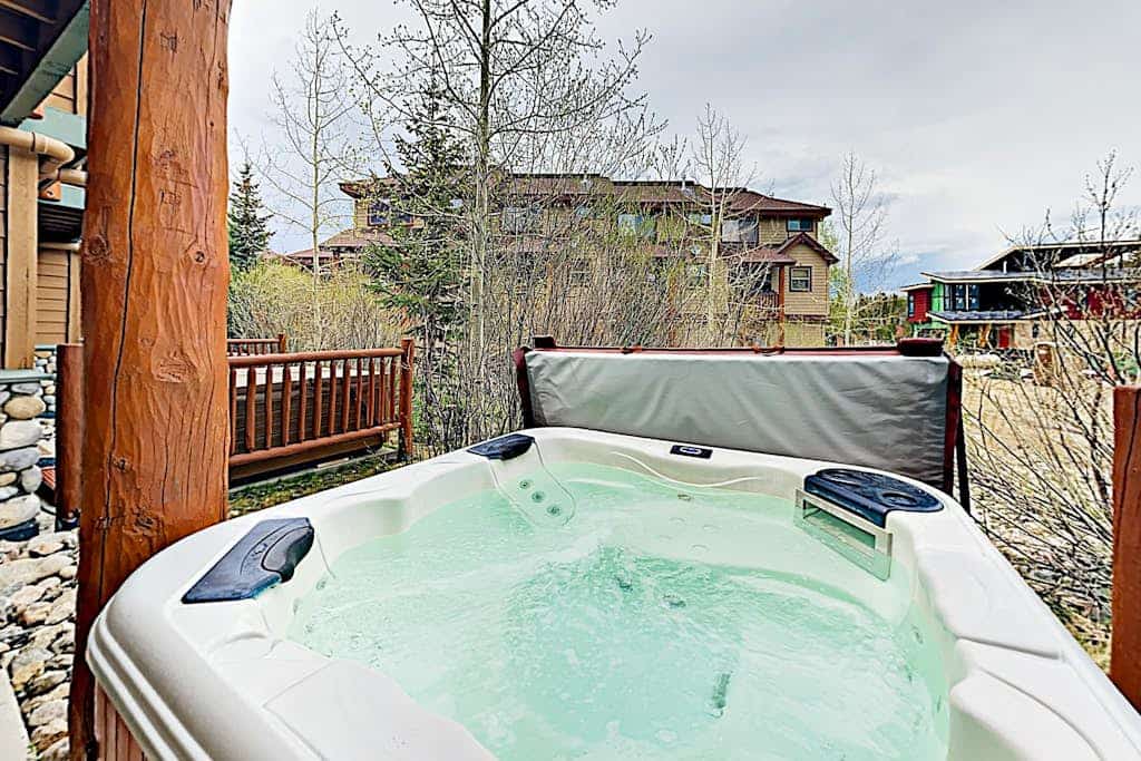 Dog-Friendly Getaway w/Private Hot Tub, Gas Fireplace - Near Winter Park Skiing