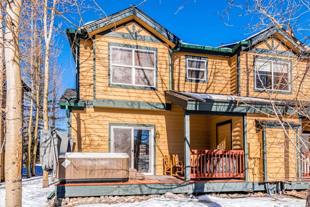 Mountain-view townhome - private hot tub & fireplace - walk to lifts & downtown
