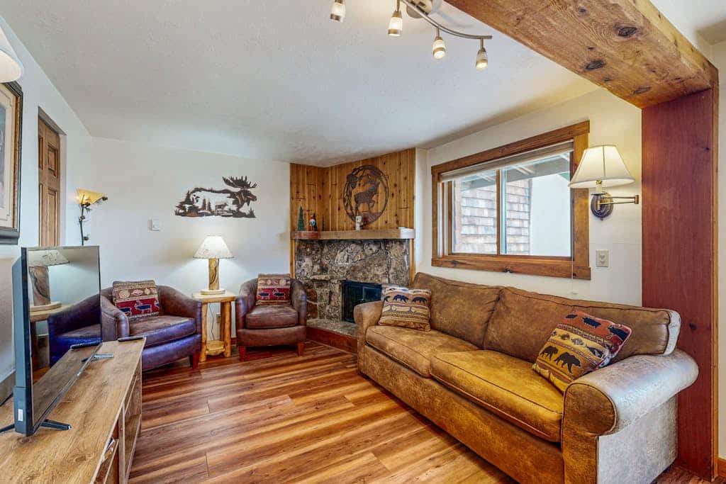 Charming Condo with Indoor Pool and Hot Tub - On Bus Line Half-Mile to Slopes