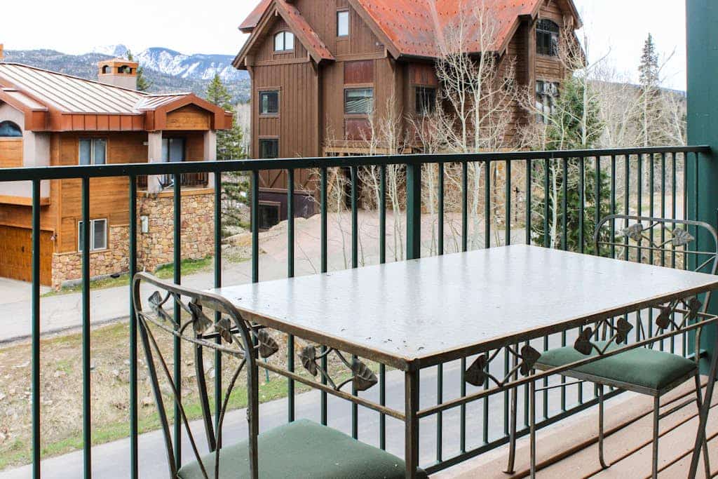 Modern Townhouse w/ WiFi, Ski & Mountain Views, Pool - Walk to Slopes