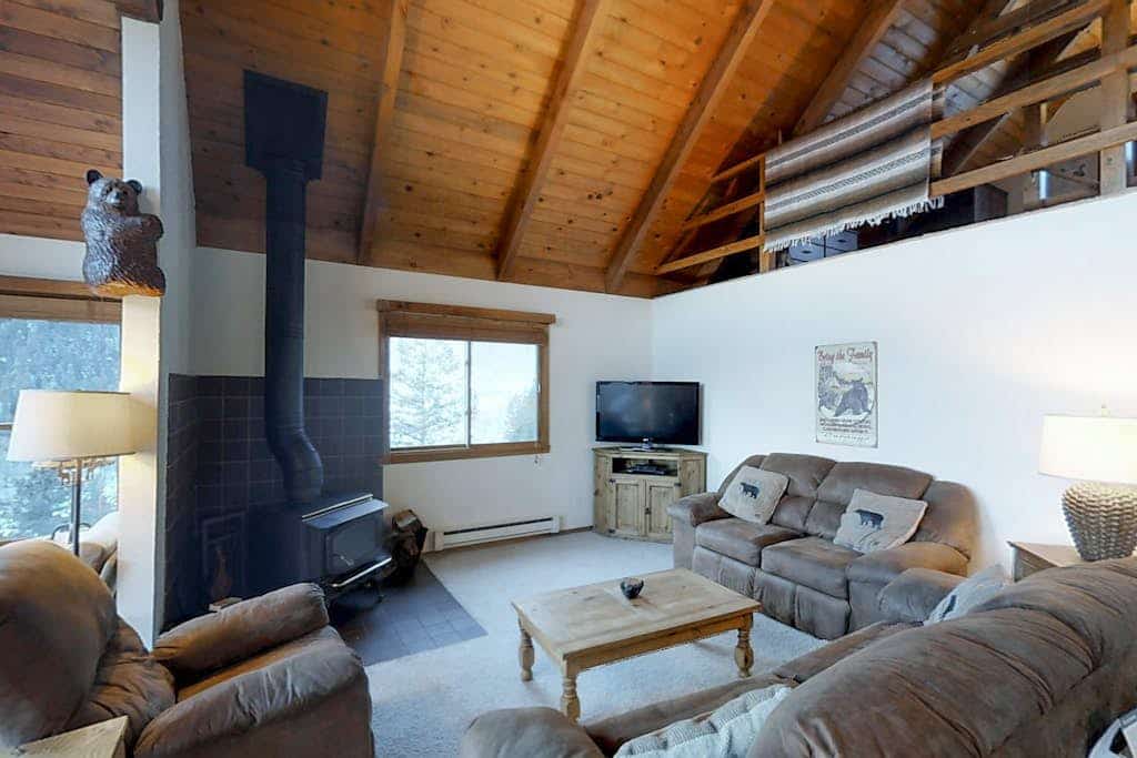 Mountain View Cabin with Two Private Decks, near Purgatory & Electra Lake