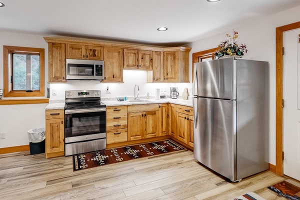 Falls Creek studio 4 miles from downtown Durango, near the Colorado Trail