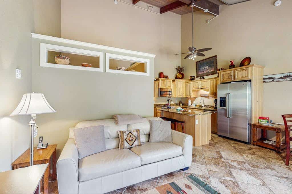 Lovely retreat north of town with private balcony & shared pool/hot tub