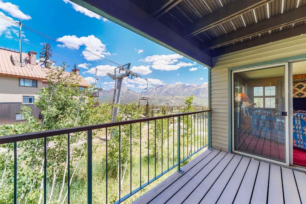 Ski-in/out condo with Purgatory amenity access & wood-burning fireplace