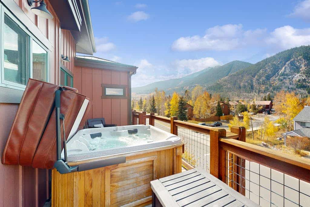 Gorgeous Condo w/Private Hot Tub & Mountain Views from 3 Private Patios