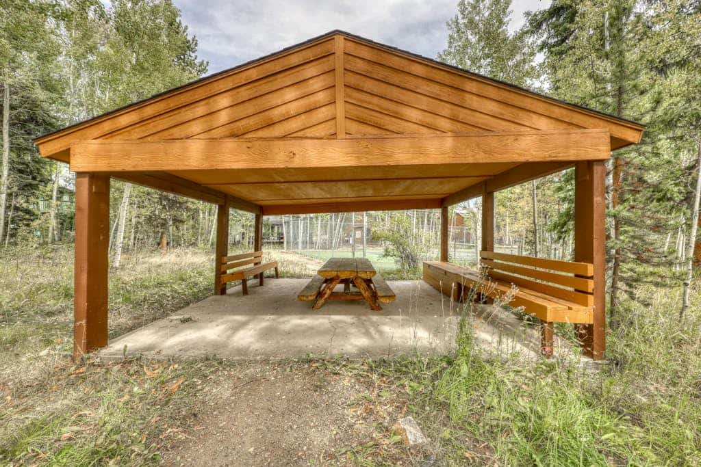 Cozy townhome with fireplace & easy access to outdoor adventure