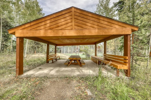 Cozy townhome with fireplace & easy access to outdoor adventure