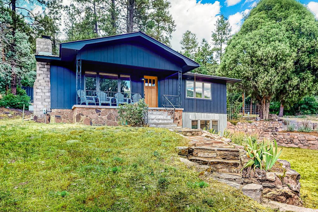 Hermosa Hideaway