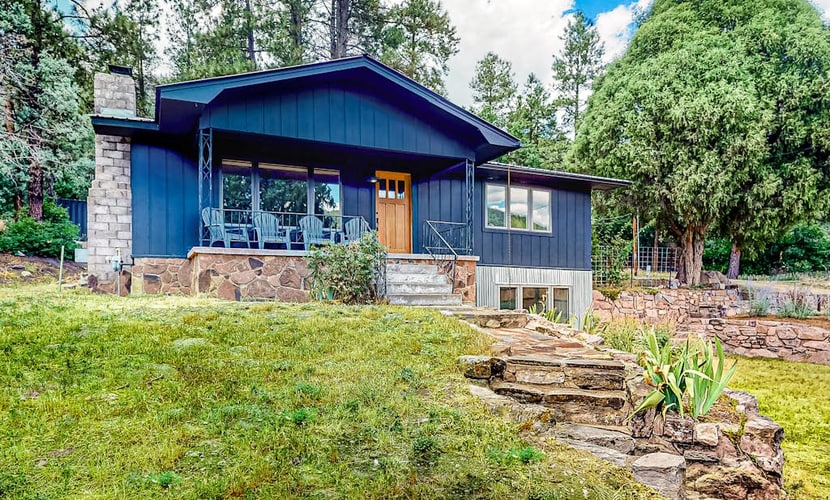 Upper apartment with deluxe kitchen, private W/D, & great location