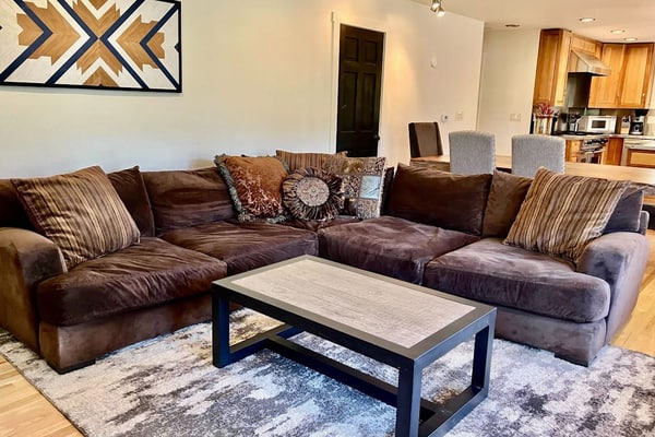 Upper apartment with deluxe kitchen, private W/D, & great location