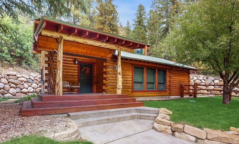 Mountain home with gas fireplace, dog-friendly and outdoor deck with BBQ