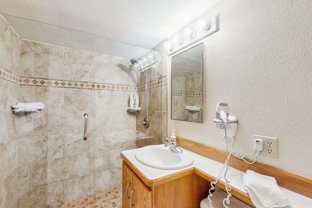Summit House East 112