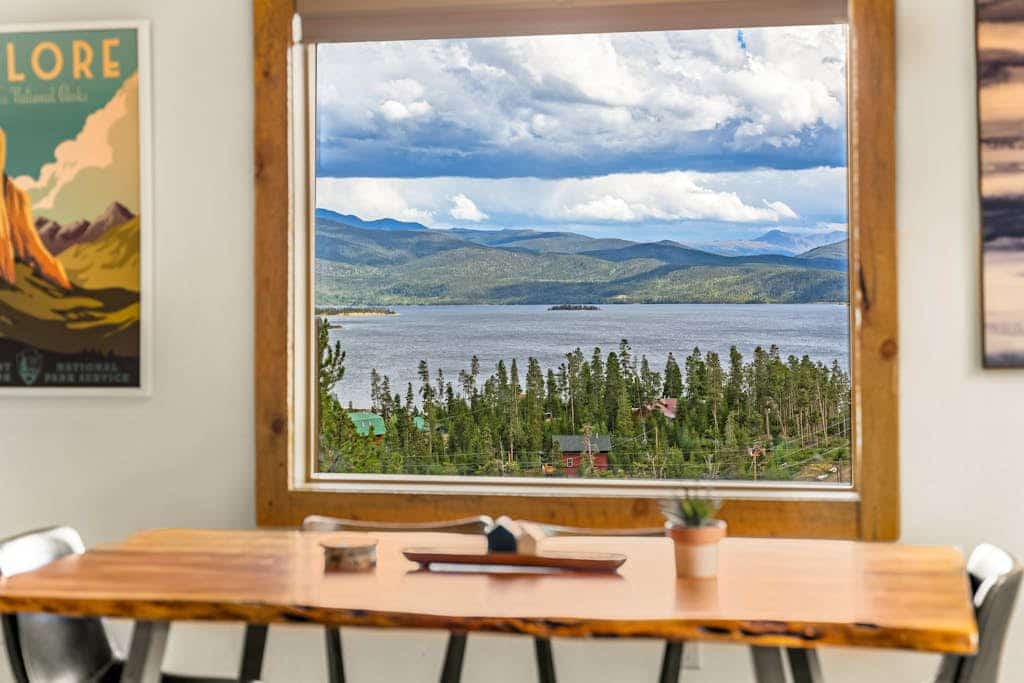 Large mountain home with epic views, hot tub, &  gas fireplace
