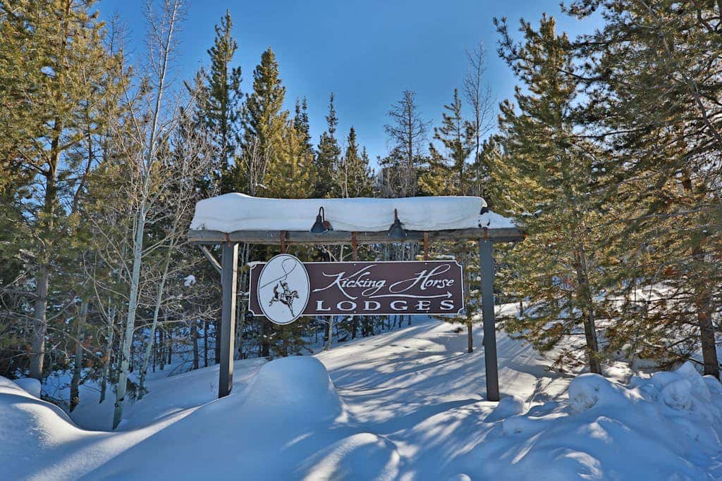 Kicking Horse Lodges 3-202