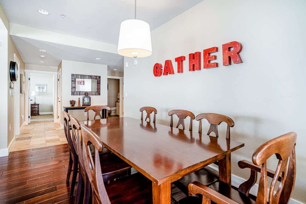 Ideally located mountain getaway w/ shared pool, gas grill, & scenic balcony